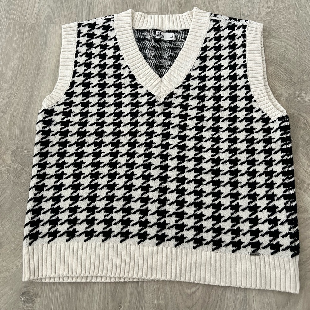 Black and White Houndstooth Sweater Vest